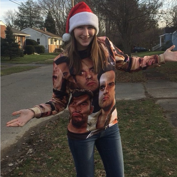 Nick Miller (Jake Johnson) crewneck - Picture 2 of 4